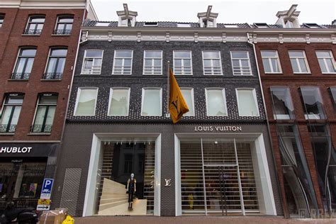 louis vuitton duitsland prijzen|Louis Vuitton amsterdam hooftstraat.